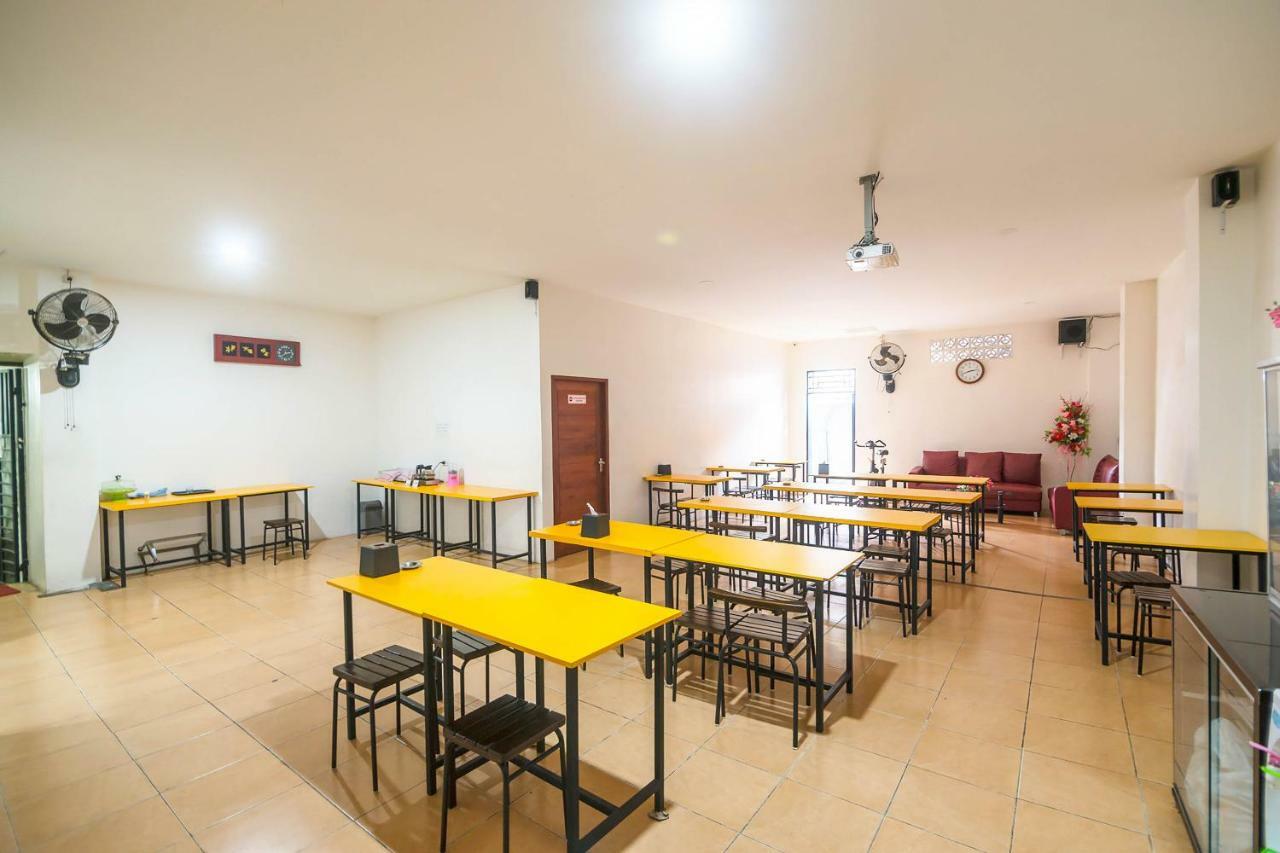Sentosa Guest House 폰티아낙 외부 사진