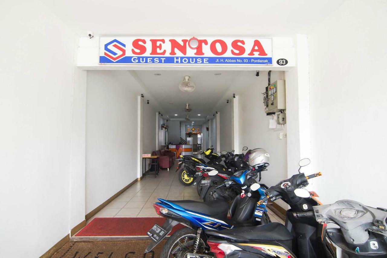 Sentosa Guest House 폰티아낙 외부 사진